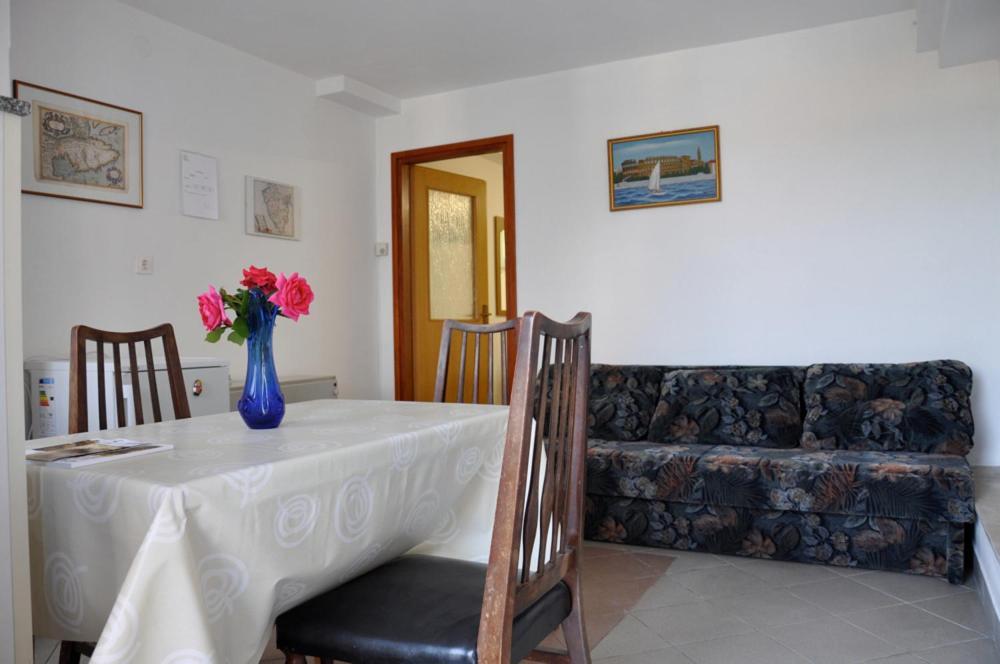 Apartment Bilic Pula Rum bild